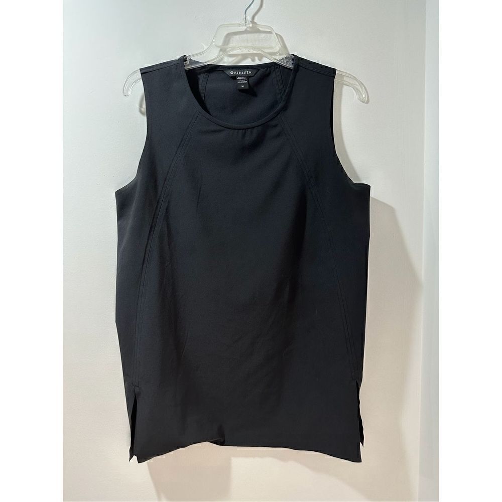 Athleta women’s black sleeveless top size Medium.   #9-0281